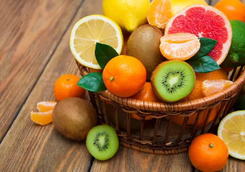 Zece fructe minune pe care să le consumi în fiecare zi. Ce efecte uimitoare au pentru sănătate