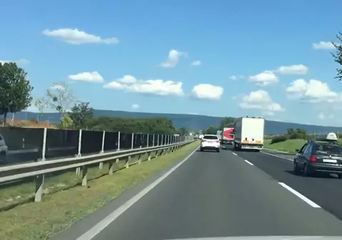 Cinci persoane aflate într-un microbuz românesc au murit în accident, în Ungaria