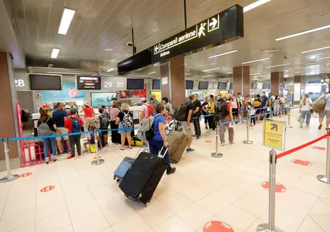 Încă patru țări au intrat în zona roșie. Noua listă a statelor cu risc epidemiologic ridicat