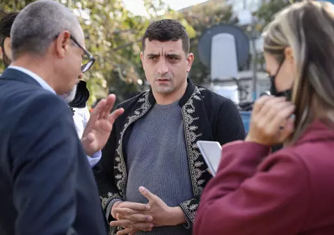 George Simion promovează protestul anti-restricții de sâmbătă cu o imagine trucată, în care premierul Cîțu este comparat cu Hitler