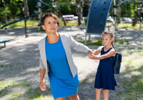 Mărturia unei femei care nu-și găsește împlinirea în maternitate. „Iubesc copiii, dar nu vreau să fiu mamă” (Povești intime. EVA INTIMA)