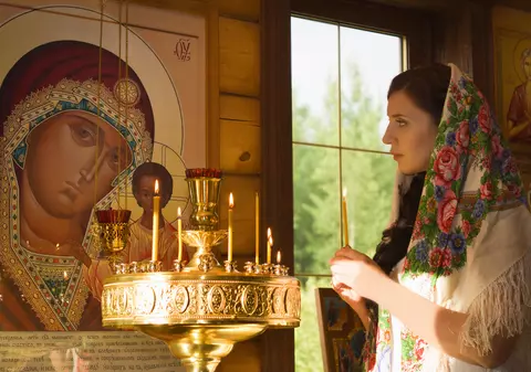 A început Postul Crăciunului 2021. Când e dezlegare la pește și cu ce poți înlocui alimentele „de dulce”