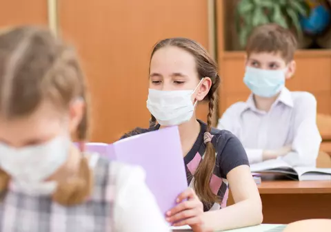 Ministrul educației le cere școlilor să spună procentul profesorilor vaccinați. Părinte: „N-am primit niciun răspuns”