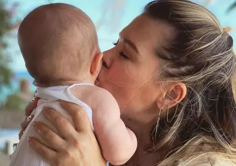 Imaginea cu Josephine, fetița Ginei Pistol și a lui Smiley, care a strâns 100.000 de like-uri pe Instagram: „Mă minunez în fiecare zi cât de repede crește”