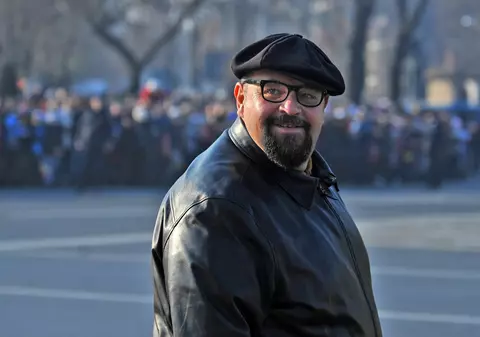 Ce ne spun sondajele comandate de Primăria Sectorului 5 despre încrederea cetățenilor în echipa Piedone: 48% cred că direcția este greșită