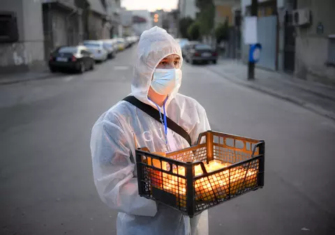 Cifrele dezastrului. Avem mai mulți morți de COVID decât are locuitori Miercurea Ciuc sau o țară precum Monaco