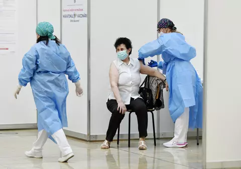 Pentru prima oară, mai multe persoane s-au vaccinat anti-COVID cu doza 1 decât cu doza 3