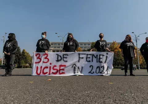 33 de femei au fost ucise de un membru al familiei anul acesta. Protest față de violența domestică în București
