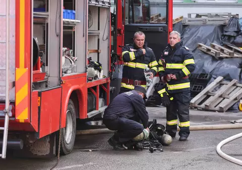 În România, la ATI te salvează medicii și, destul de des, pompierii
