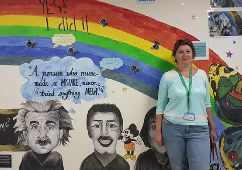 Cum a ajuns o româncă să fie nominalizată la „Oscarul profesorilor”. Mirela Tanc predă literatura folosind jocurile Minecraft și Fortnite