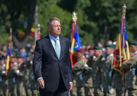 We’re in the army now! Sau ce se întâmplă când avem un președinte care detestă democrația