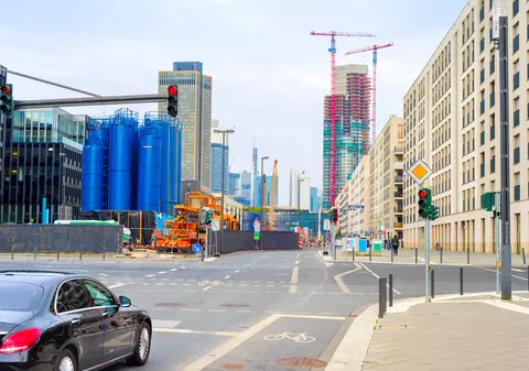 De ce sunt culorile semaforului roșu, galben și verde