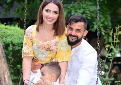 Viața unui albanez care locuiește de 4 ani într-un oraș din nordul Moldovei: „Aici pot să las ușa descuiată, nu mi-e teamă că intră cineva!”