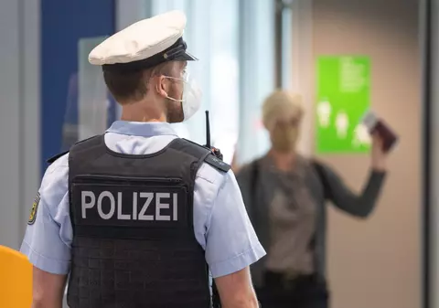 Polițiștii dintr-un oraș german au intrat în alertă din cauza unui adolescent înarmat cu o pușcă din piese Lego