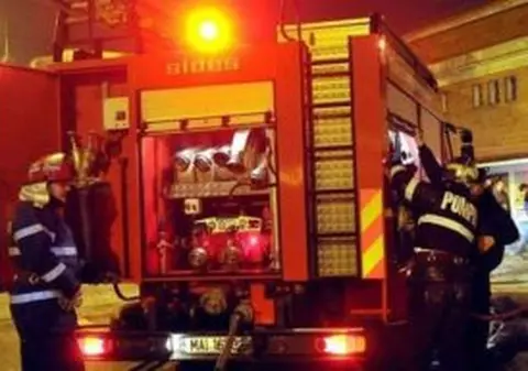 Incendiu cu degajări mari de fum la o spălătorie de haine din Bragadiru