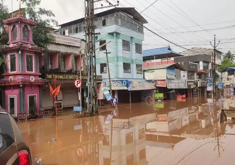 India se confruntă cu inundații devastatoare: Cel puțin 26 de persoane au murit