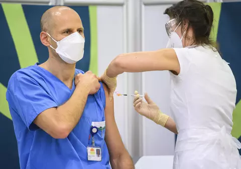 Austria ia în calcul un lockdown pentru nevaccinați. „Sunt încă prea mulţi cei care procrastinează”