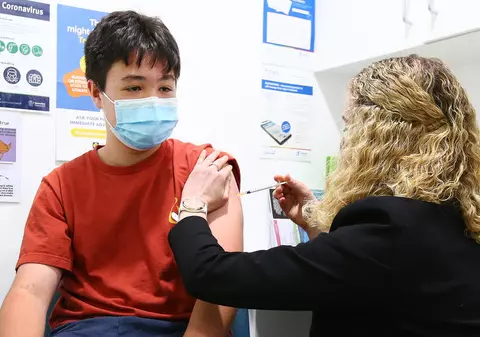 Undă verde în UE pentru vaccinarea anti-COVID a copiilor între 5 și 11 ani. Când ar putea începe campania în România