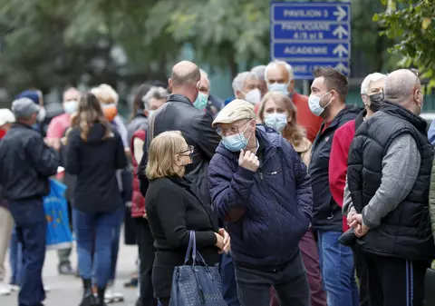 CNN despre situația din România: „Ezitare la vaccinare, mesaje guvernamentale slabe și reticență la adresa autorităților”