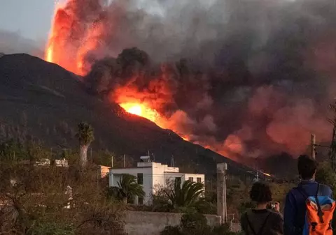 „De neimaginat ce s-a putut întâmpla”.  Mărturiile oamenilor care și-au văzut casele înghițite de lavă