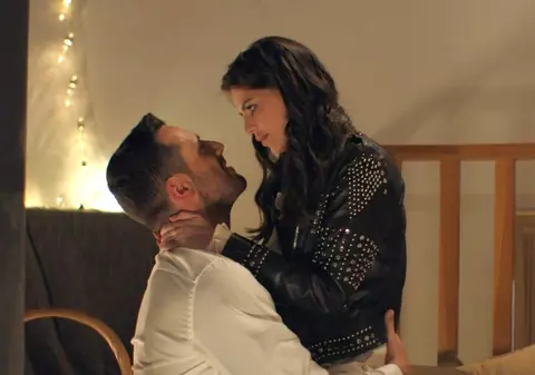 FOTO. Scene erotice filmate în clădirea Observatorului Astronomic din București