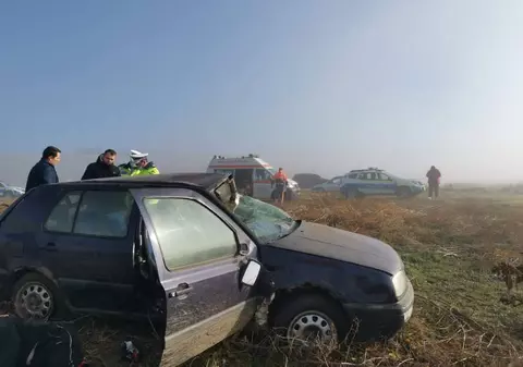 Un adolescent de 17 ani a murit, iar fratele său de 16 ani a fost rănit într-un accident. Victimele, localizate după telefon