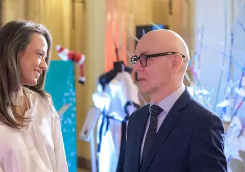 Mihai Morar și Andreea Raicu sunt gazdele Festivalului Brazilor de Crăciun. „Abia aștept să fim acolo”