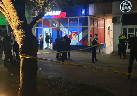 Scandal pe o stradă din Arad: Un bărbat l-a tăiat cu cuțitul pe un tânăr şi a tras focuri de armă