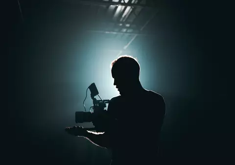 Vorbește limba succesului. Apelează la o agenție de video marketing