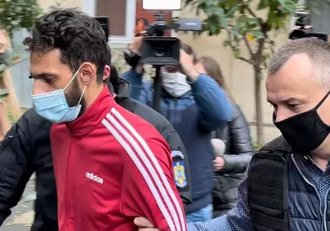 Bărbatul din Arad care și-a ucis și incendiat fiica vitregă era drogat când a săvârșit crima, spun procurorii