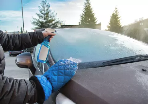 Cum dezgheți și dezaburești mai repede mașina. Trucurile pe care trebuie să le cunoască șoferii