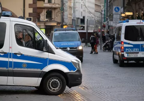 Polițiștii jefuiți de doi români, pe o terasă în Germania, anchetați pentru xenofobie