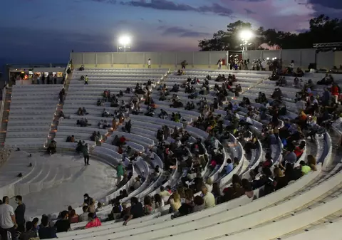 Grecia impune restricții pentru persoanele nevaccinate. Accesul în biserică, doar cu test negativ