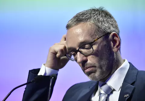 Liderul antivaccinist al partidului de extremă dreapta din Austria s-a infectat cu COVID