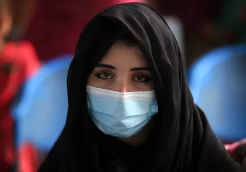 Talibanii le-au interzis femeilor să mai joace în filme și seriale TV