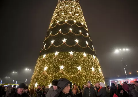 Nicușor Dan anunță organizarea unui Târg de Crăciun în Piața Universității: „În condiţiile în care criza sanitară ne lasă”