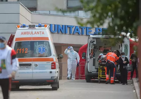 A încercat să „evadeze” din spital pe geam, cu ajutorul unor cearșafuri, ca să-și cumpere băutură. Cum s-a terminat aventura