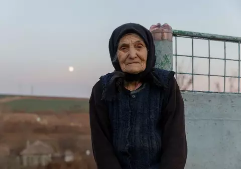 Urarea de 1 Decembrie a femeii centenare, care vede cum țara sa se topește: „Să trăiţi mai mult ca mine, că nu mi-i ciudă!”