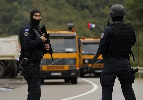 Serbia renunță la starea de alertă maximă pentru armata sa, după relaxarea tensiunilor cu Kosovo