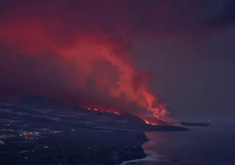 Vulcanul din La Palma a degajat, în două luni, o cantitate de dioxid de sulf cât toată Uniunea Europeană într-un an