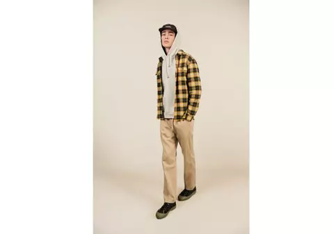 Levi’s transformă confortul în prioritate alături de XX Chino EZ pentru Toamna/Iarna 2021