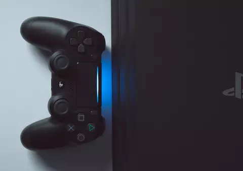 Merită să cumpărați un PlayStation 4 Pro în 2021?