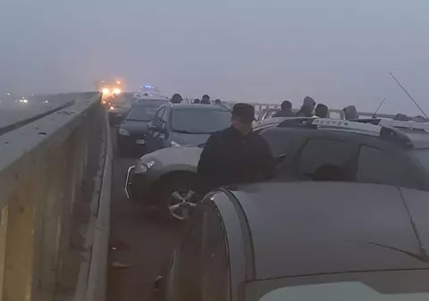 Carambol cu 21 de maşini în județul Mureş. Circulaţia a fost reluată