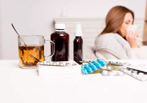 Medicamentele pentru răceală conțin multe E-uri și zahăr. La ce trebuie să fie atenți consumatorii