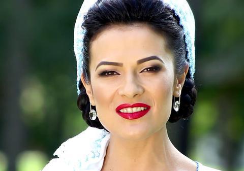 Imagini cu vila de la țară a Olguței Berbec. Conacul artistei de muzică populară impresionează prin aspectul elegant