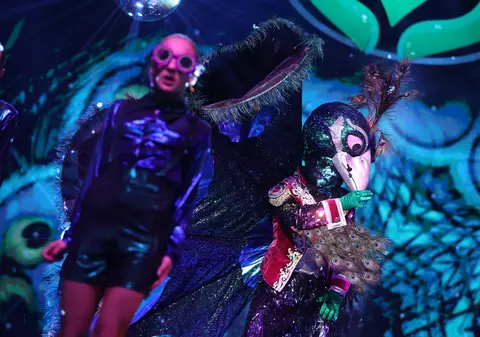 Păunul, noua mască de la „Masked Singer România”, sezonul 2. Ce indicii noi a oferit Fluturele