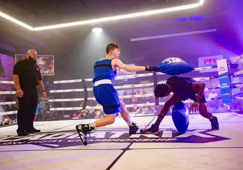 Bătaia cu perne a devenit sport în SUA. În ianuarie va avea loc primul campionat profesionist