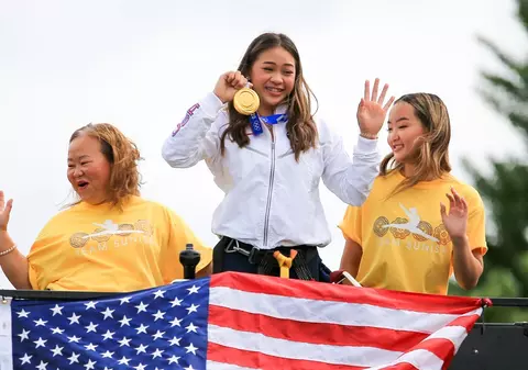 O campioană olimpică la gimnastică, victima unui atac rasist: „Am fost atacată cu un spray cu piper”