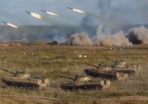 Cât de real este scenariul unei invazii militare a Rusiei în Ucraina, după mobilizarea masivă de la graniță