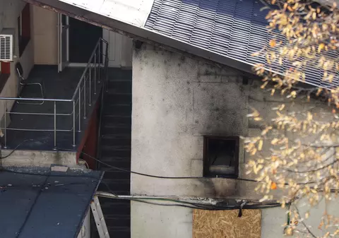 Spitalul din Ploiești care a luat foc joi ar avea detectoare de oxigen care se încarcă de la soare
